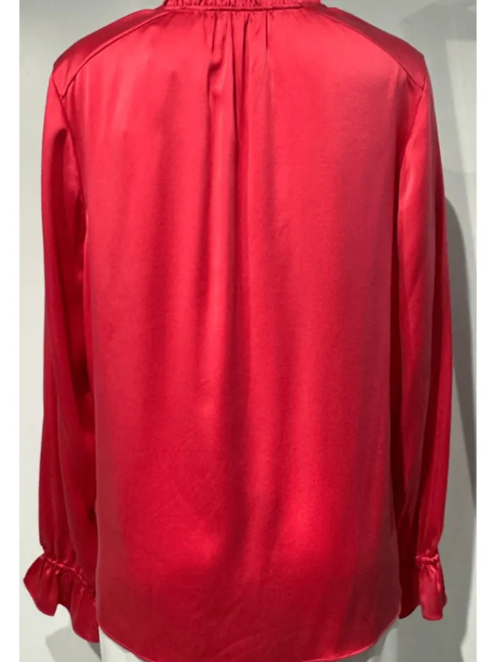 herzens_angelegenheit_wom_1-11.webp Herzen’s Angelegenheit Tops | Luxury Gifts^Women's Silk Blouse In Deep Coral 25244-6014 Co