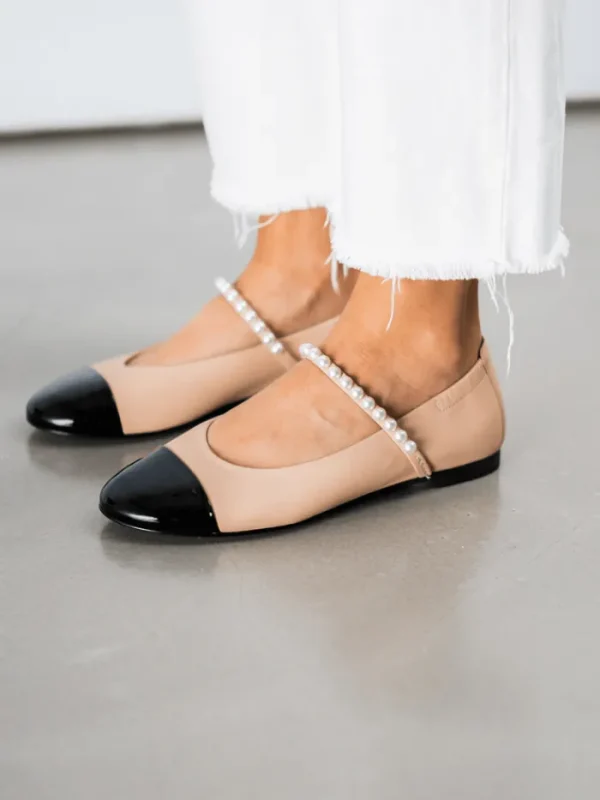 Kennel u0026 Schmenger Footwear | Footwear^Kennel & Schmenger BILLY Flats In Nude With Pearl Strap 31-14080-225