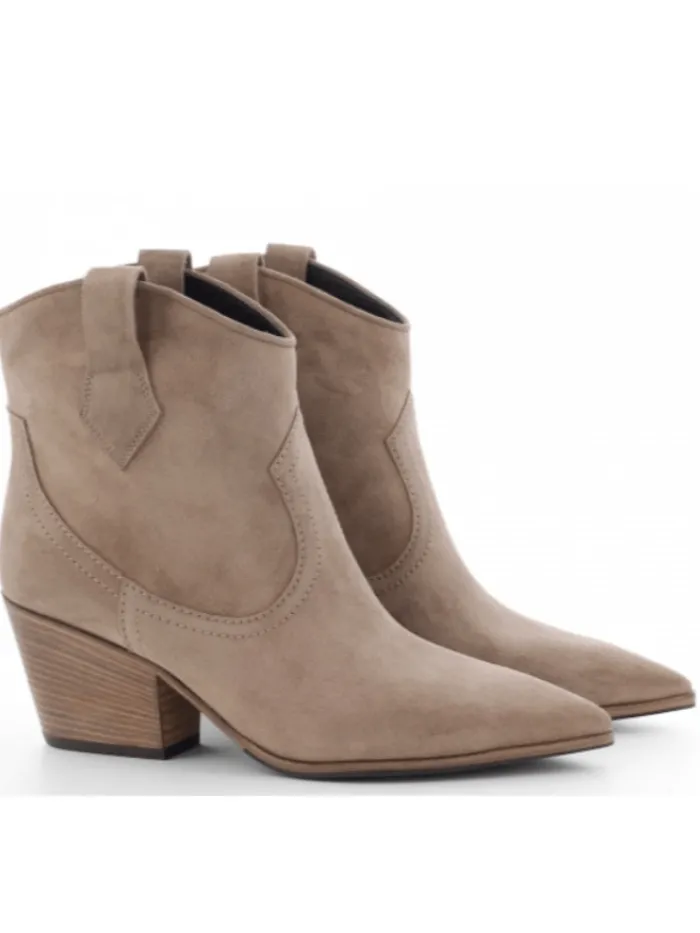 kennel_amp_schmenger_dall_0.webp Kennel u0026 Schmenger Footwear | Footwear^Kennel & Schmenger Dallas Ankle Cowboy Boot In Cookie Suede 217-3640-3