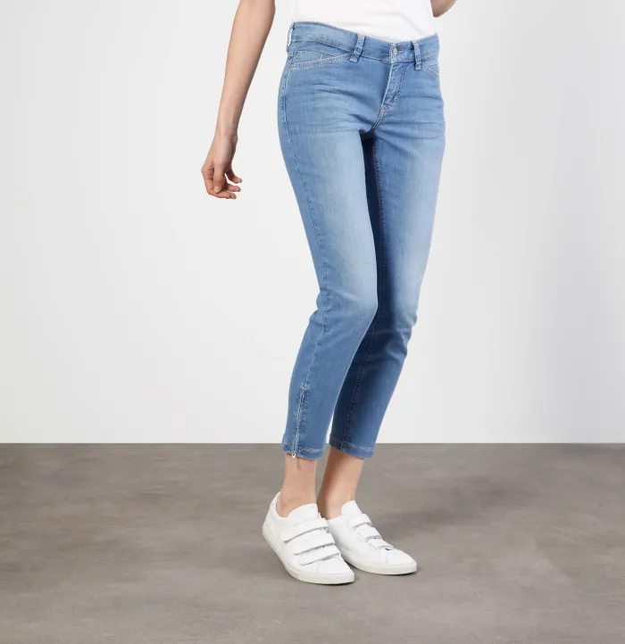 mac_ss_dream__l_summer_ch_3.webp Mac Jeans Gifts Under £100^Mac SS Dream 5452 0357L Summer Chic D288 Authentic Wash Pale Blue