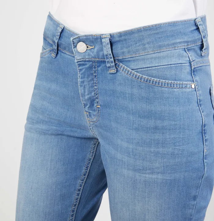 mac_ss_dream__l_summer_ch_4.webp Mac Jeans Gifts Under £100^Mac SS Dream 5452 0357L Summer Chic D288 Authentic Wash Pale Blue