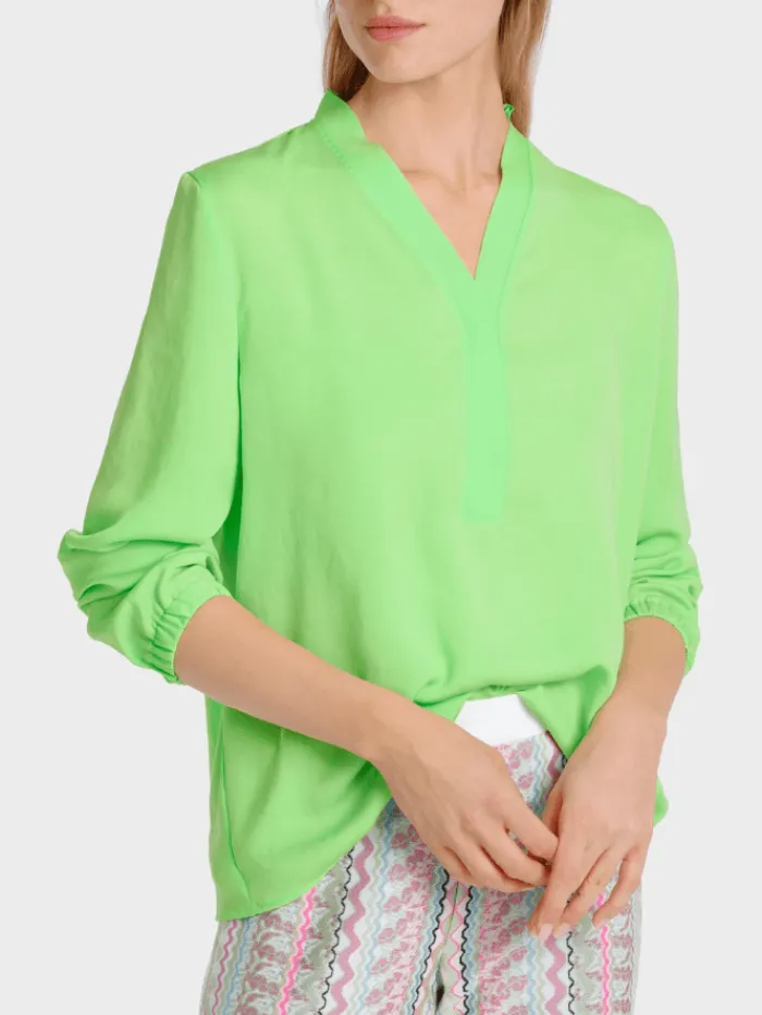 marc_cain_additions_blous_1-2.webp Marc Cain Additions Tops | Gifts Under £100^Blouse With V Neck In Apple Green WA 51.03 W39 COL