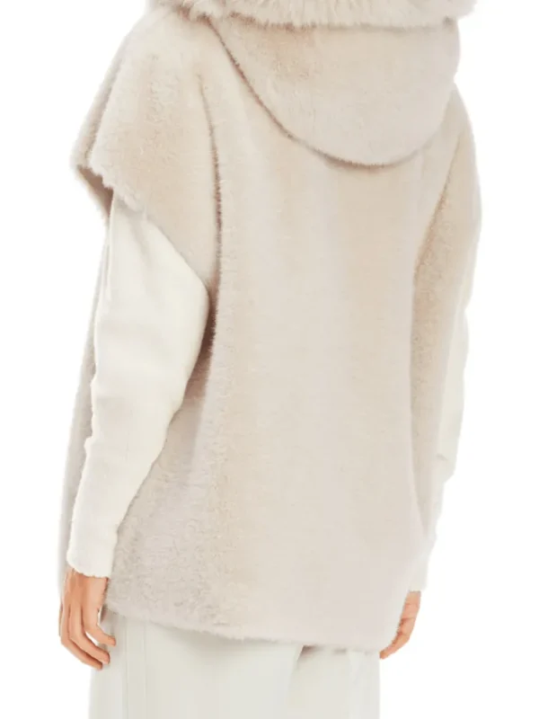 Marc Cain Collections Coats And Jackets | Faux Fur Edit^Faux Fur Gilet In Light Beige XC 37.05 W80 Col 1