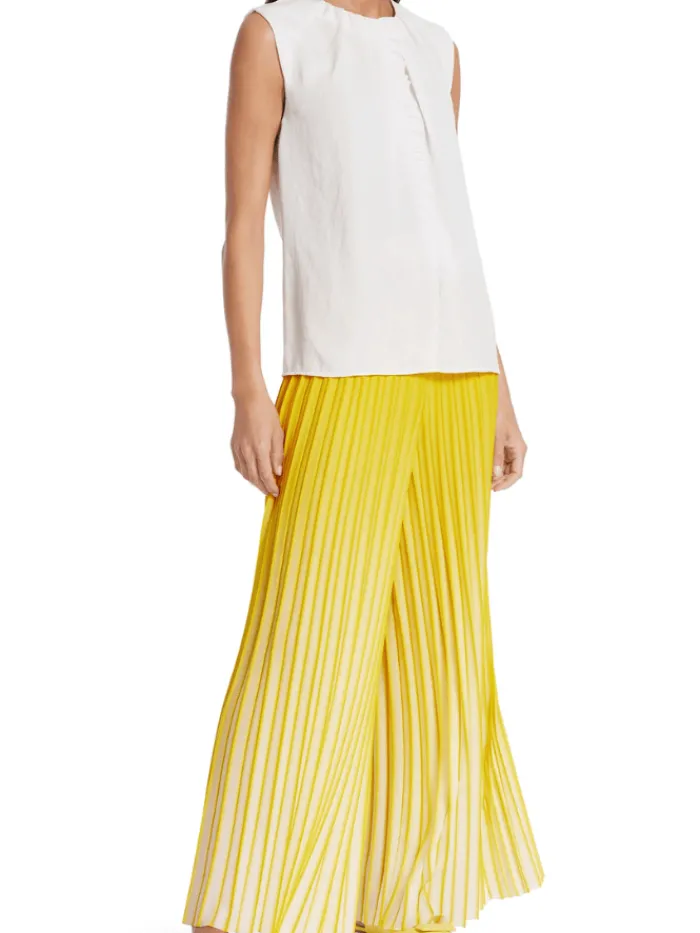 marc_cain_collections_off_3.webp Marc Cain Collections Tops | Gifts Under £100^Off White Top With Ruffle Detail WC 61.13 W39 CO