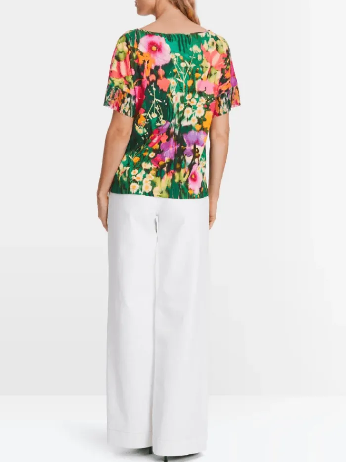 marc_cain_collections_top_2-1.webp Marc Cain Collections Tops | Gifts Under £250^Top With Pleated Sleeves XC 48.27 J04 COL 558