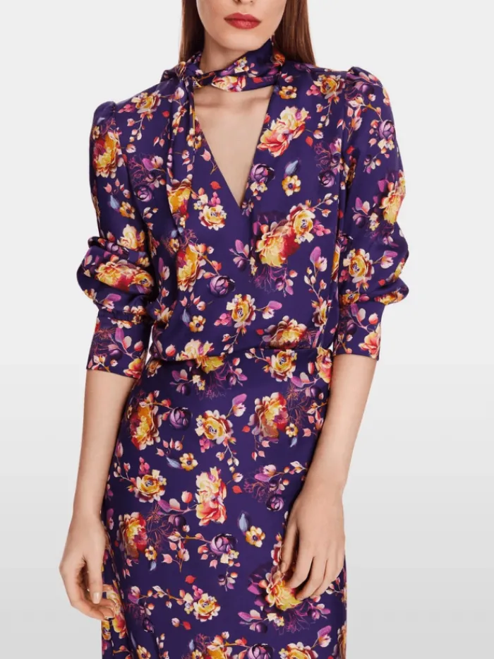 marc_cain_glam_flared_blo_1.webp Marc Cain Glam Tops | Gifts Under £100^Flared Blouse With Floral Print XG 51.01 W07 COL 748