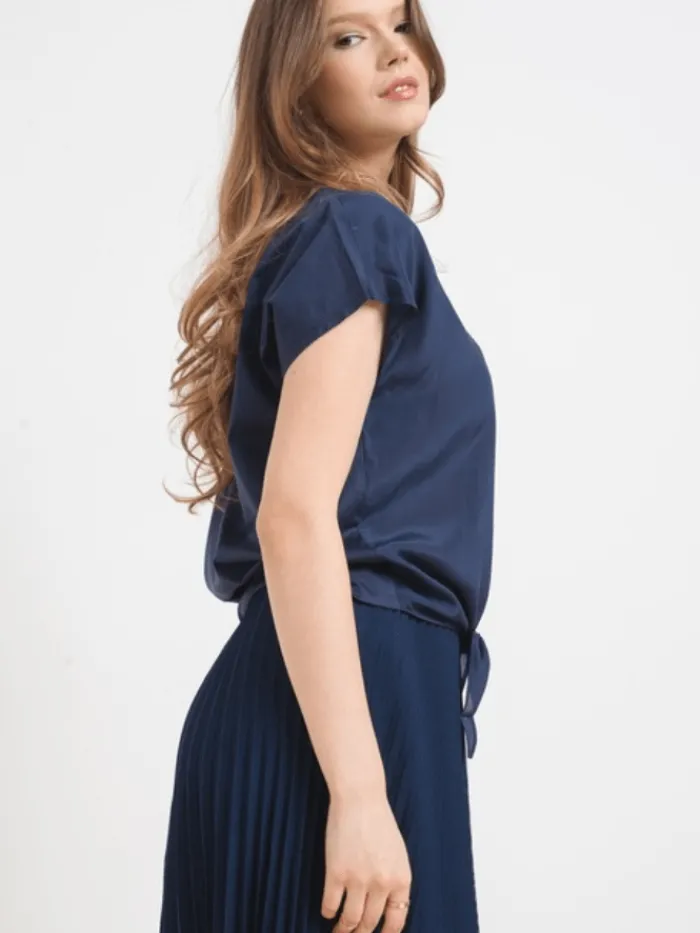 marella_agostin_knot_deta_2.webp Marella Tops | T-Shirts^AGOSTIN Knot Detail T Shirt In Navy Blue 24139411052 Col 001