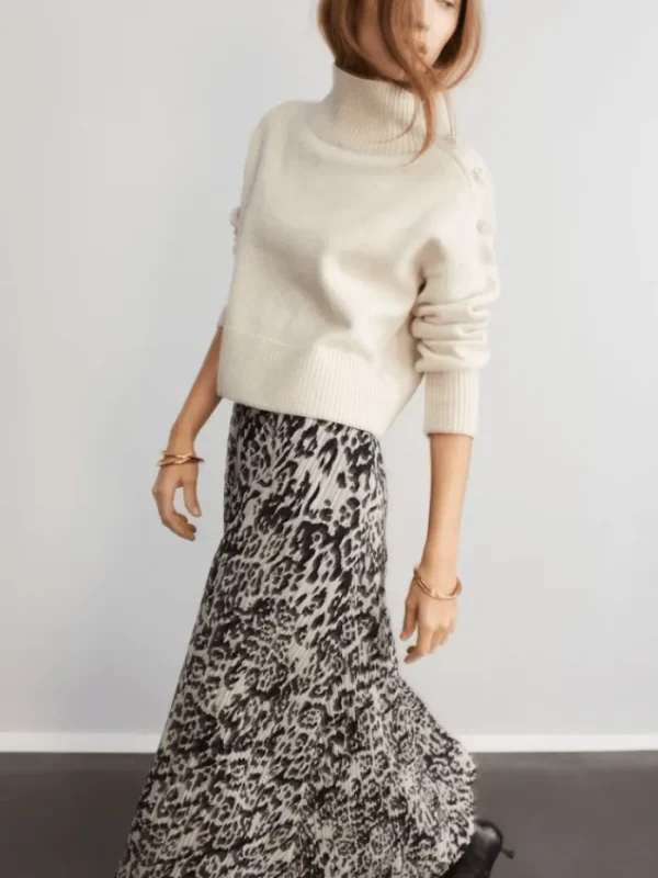 Oui Knitwear | Gifts Under £250^Women's Jumper With Rhinestone Buttons In Off White 89178 Col 1021
