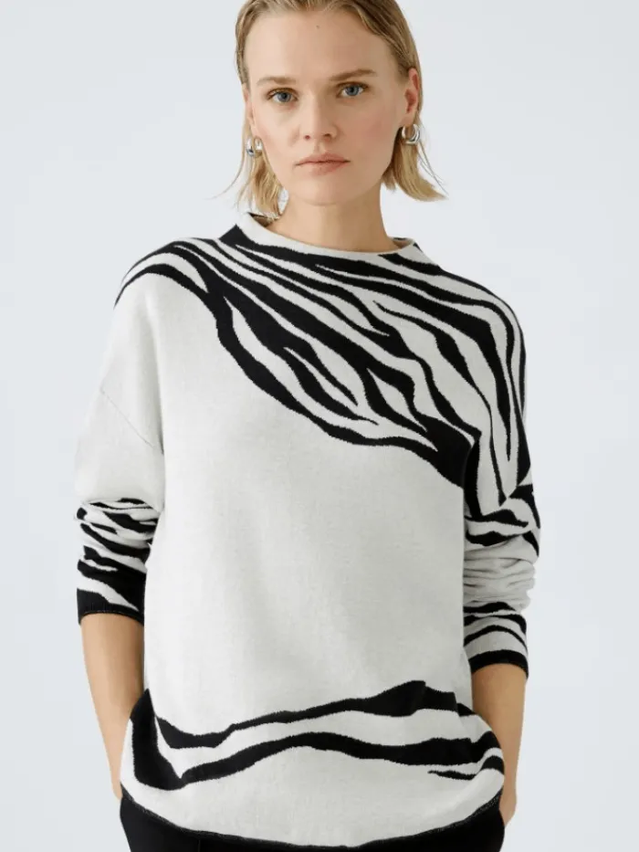 oui_womens_tiger_stripe_j_1.webp Oui Knitwear | Gifts Under £250^Women's Tiger Stripe Jumper In White And Black 90790 Col 0109